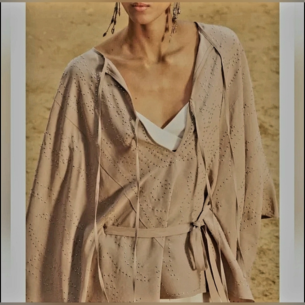 ZARA LIMITED EDITION BEIGE STUDDED KIMONO 🤎🤎🤎